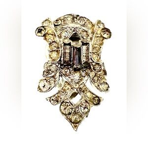 Vintage 1930s Art Deco Silver Tone Faceted Crystal Rhinestone Dress
Clip